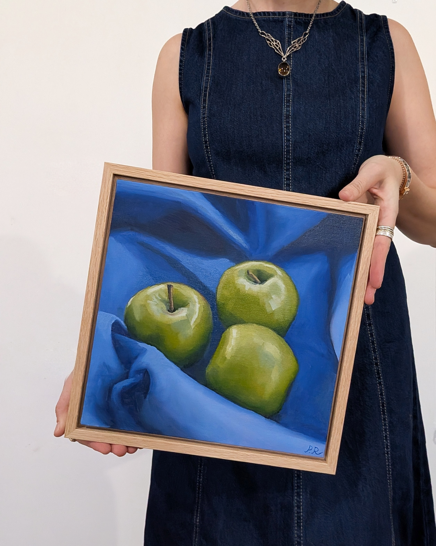 Nestled apples