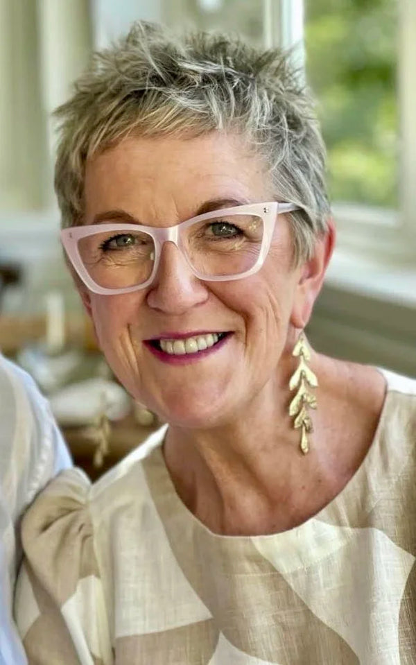 Tina Bennett - Artist Image